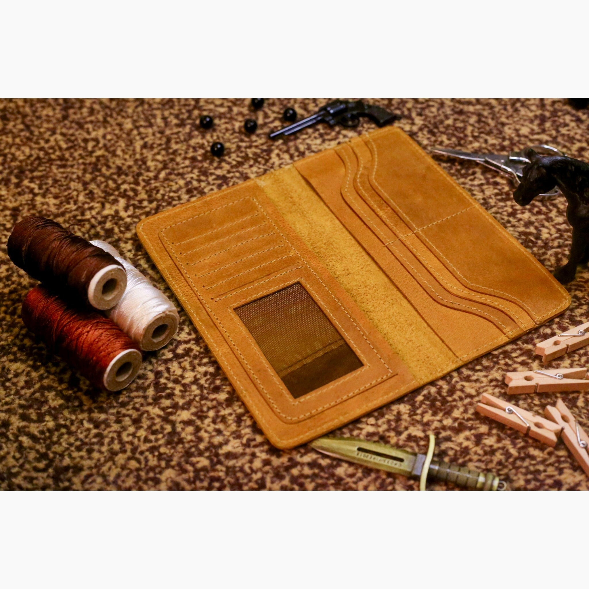 Classic Crazy Horse leather Long Wallet - Przewalske